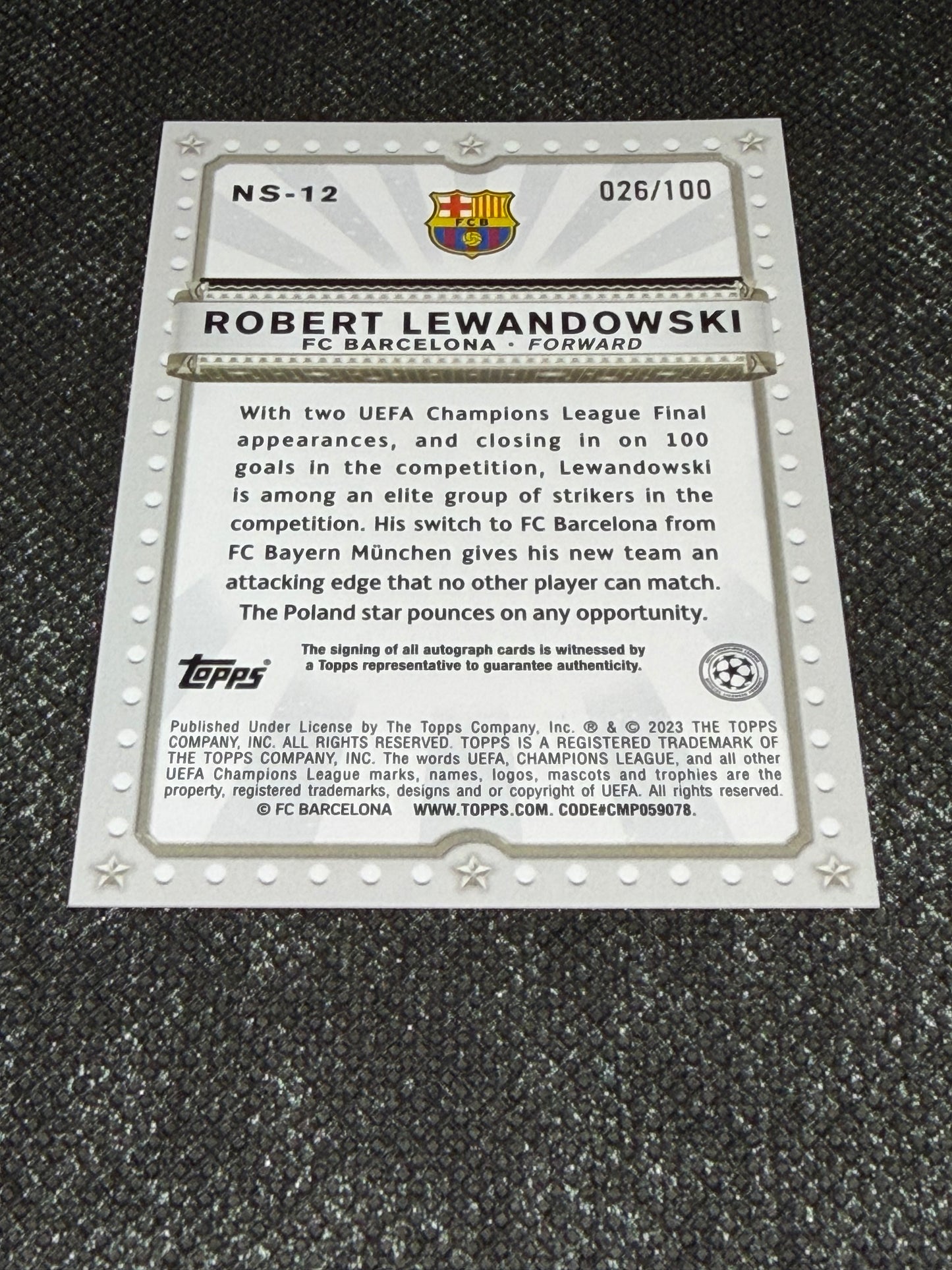 2022-23 Topps UEFA Club Competitions Flagship Now Starring Autograph 026/100 - Robert Lewandowski