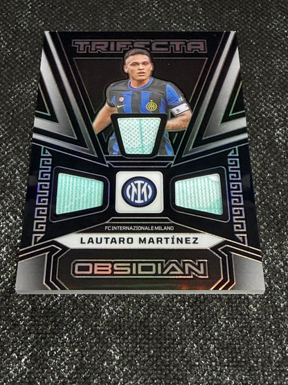 2023-24 Panini Obsidian Soccer Trifecta Material 02/49 - Lautaro Martinez