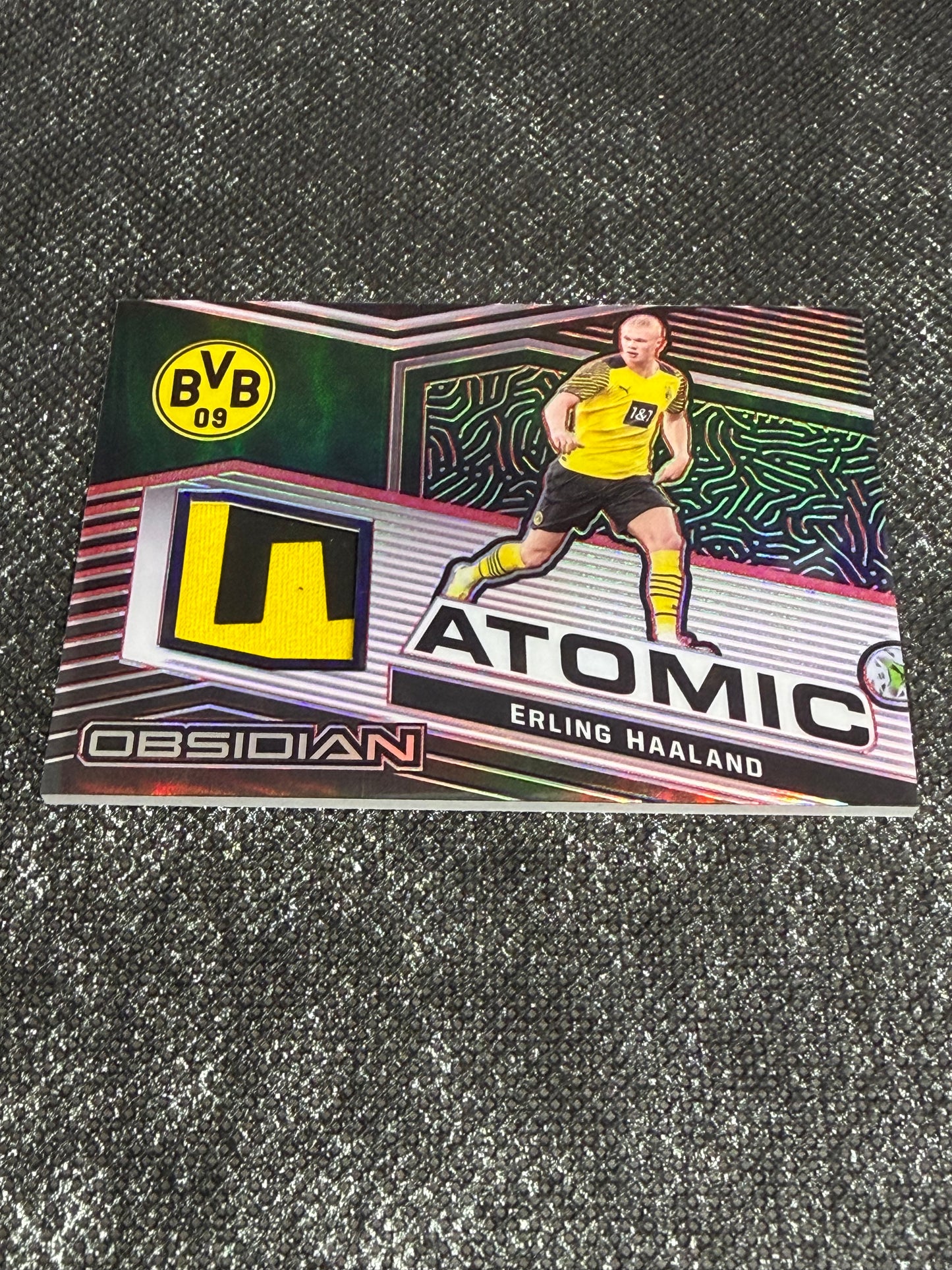 2021-22 Panini Obsidian Soccer Atomic Material 22/25 - Erling Haaland