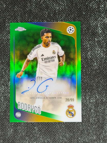 2025-26 Topps Chrome UEFA Club Competitions Autograph Card Green 28/99 - Rodrygo