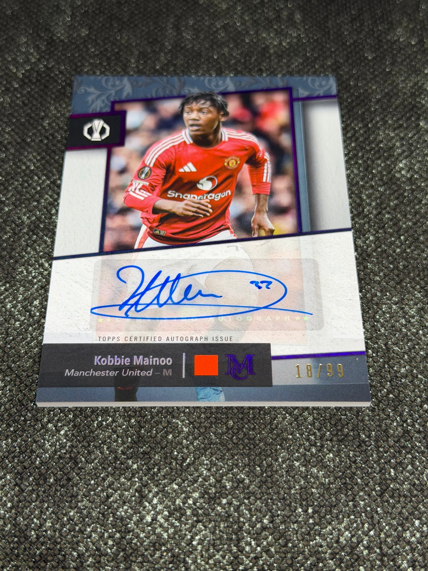 2024-25 Topps Museum Collection UEFA Club Competitions Archival Autograph 18/99 - Kobbie Mainoo