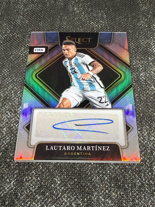 2022-23 Panini Select FIFA Soccer Signatures Base - Lautaro Martinez