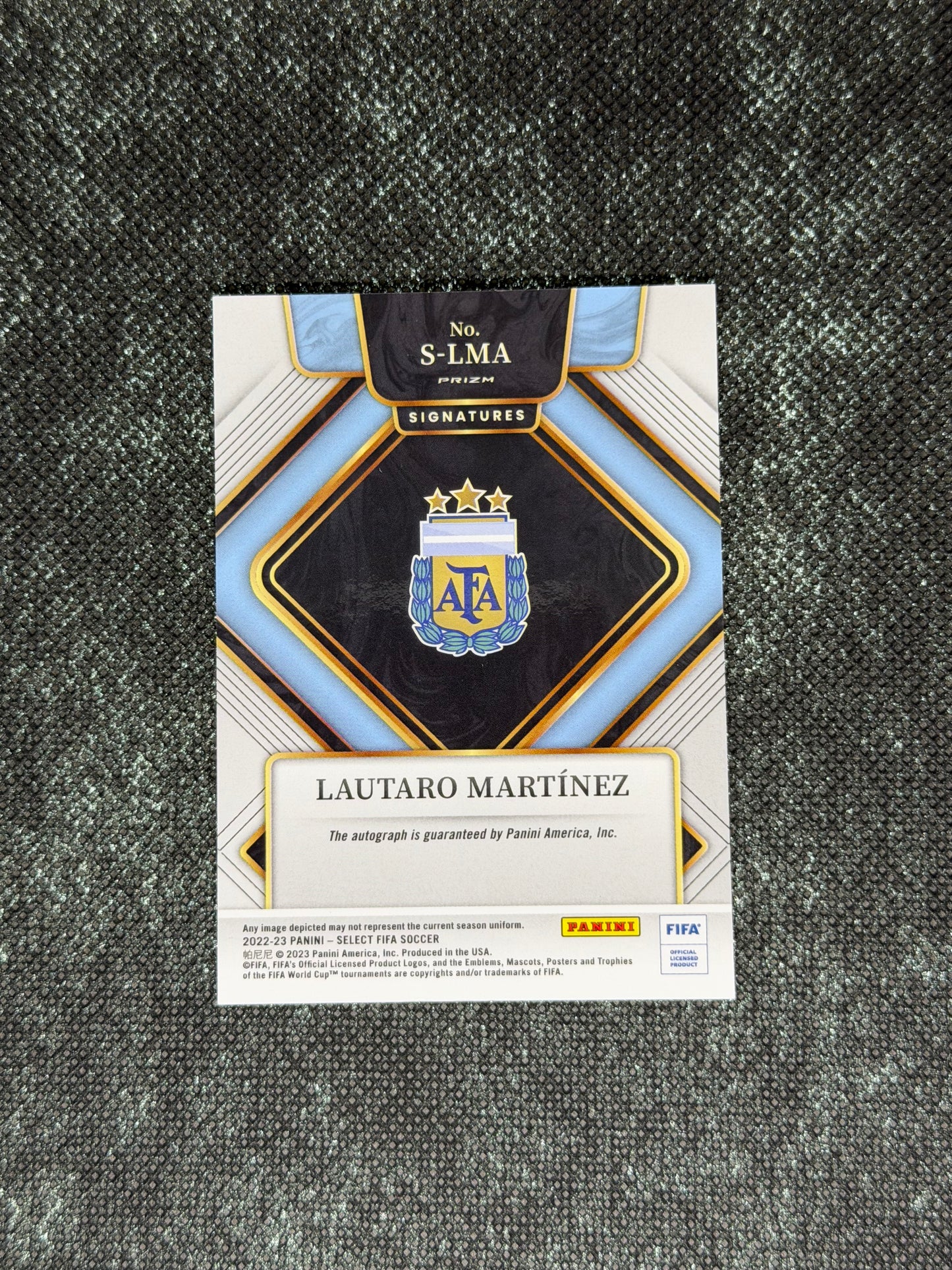 2022-23 Panini Select FIFA Soccer Signatures Base - Lautaro Martinez