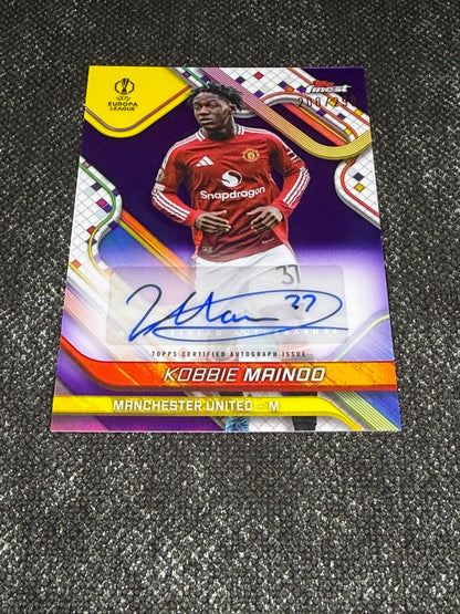2024-25 Topps Finest UEFA Club Competitions Base Card Autograph Variation Purple 208/299 - Kobbie Mainoo