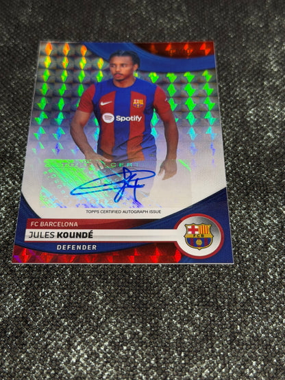 2023-24 Topps FC Barcelona Team Set Base Card Autograph 07/10 - Jules Kounde