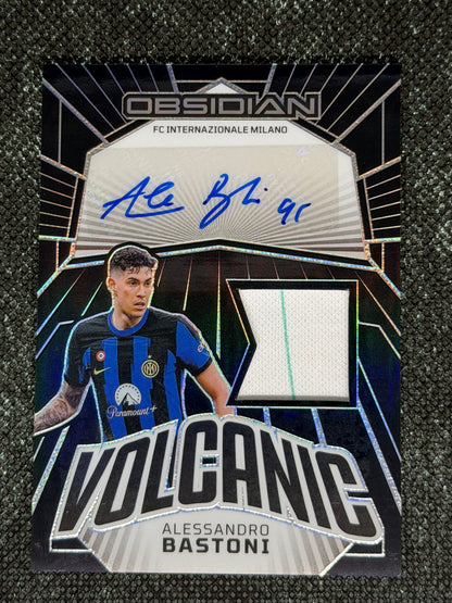 2023-24 Panini Obsidian Soccer Volcanic Materials Autograph 096/199 - Alessandro Bastoni