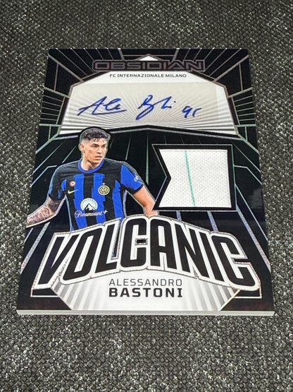 2023-24 Panini Obsidian Soccer Volcanic Materials Autograph 096/199 - Alessandro Bastoni