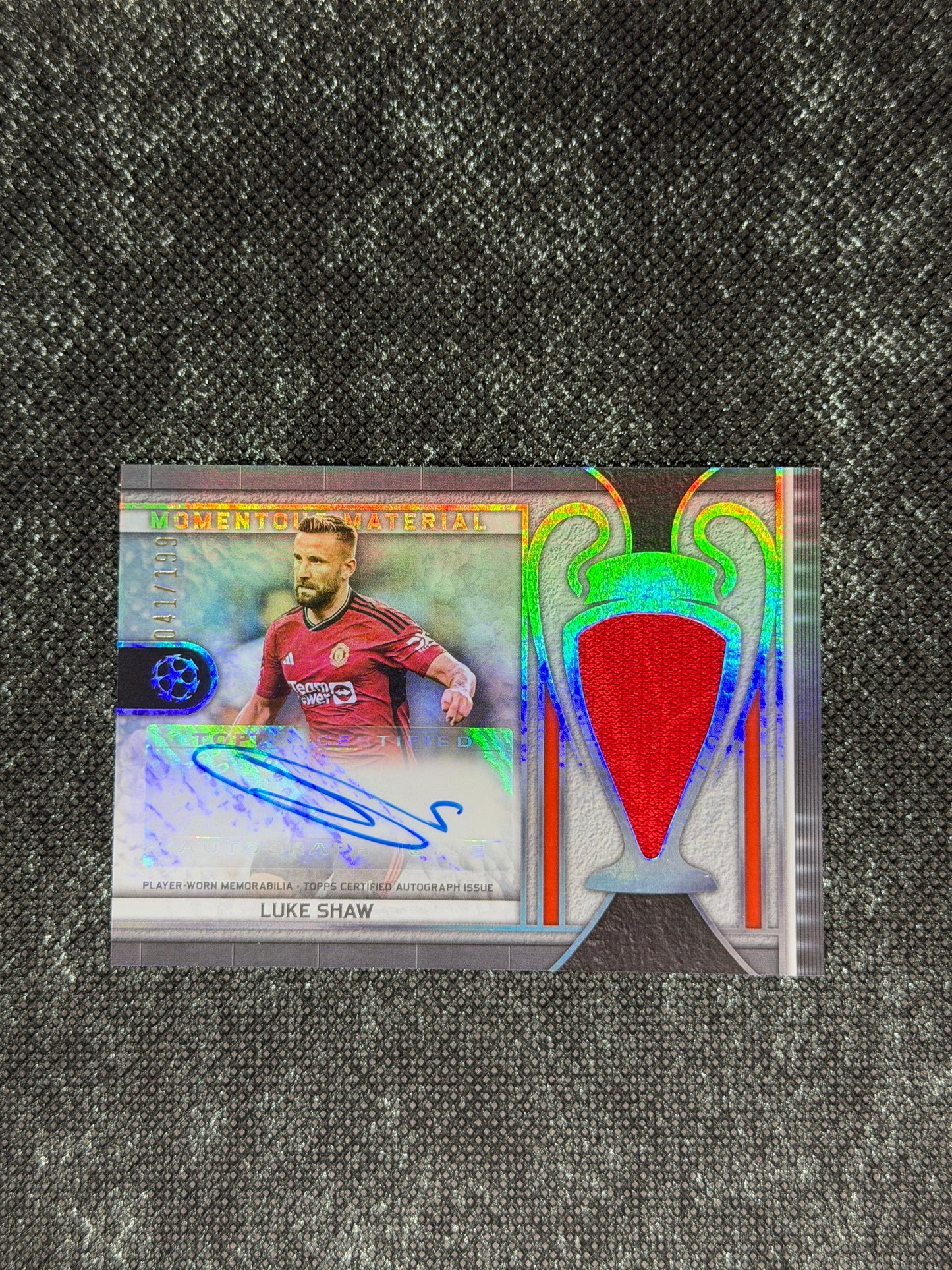 2023-24 Topps Museum Collection Momentous Material Jumbo Autograph Card 041/199 - Luke Shaw