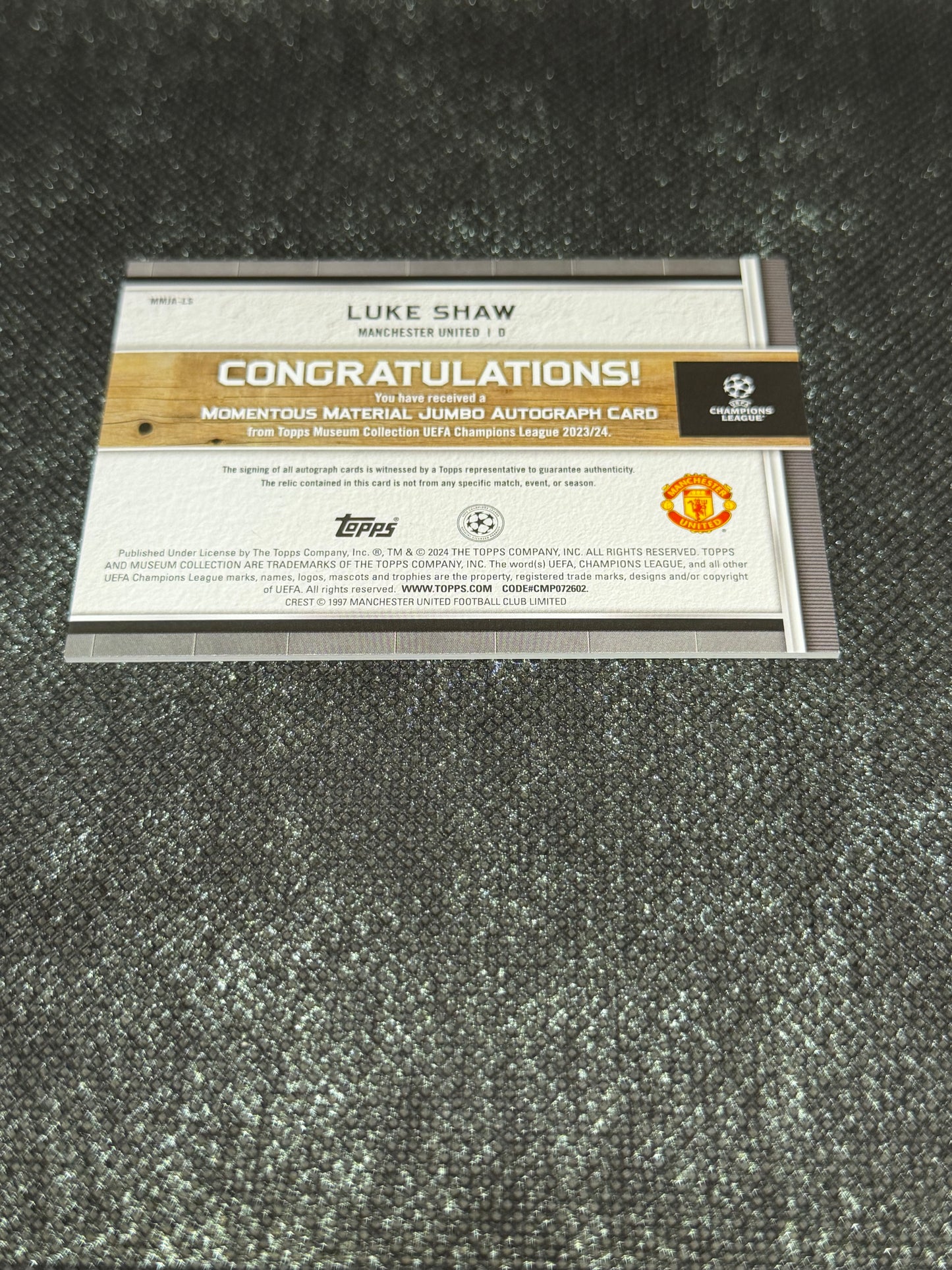 2023-24 Topps Museum Collection Momentous Material Jumbo Autograph Card 041/199 - Luke Shaw
