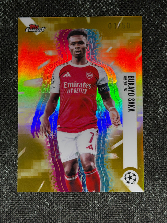 2025-26 Topps Finest Hologlow Insert Gold Variation 01/50 = 1/1 (Case Hit - SSP) - Bukayo Saka
