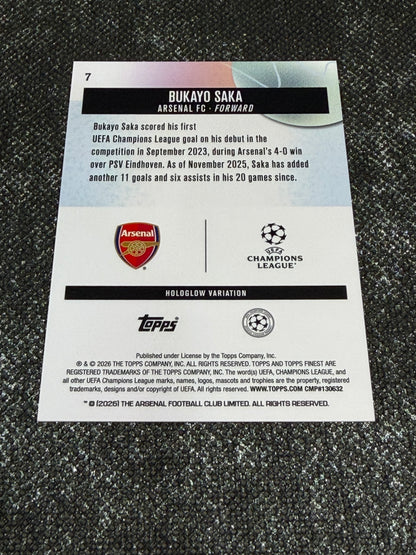 2025-26 Topps Finest Hologlow Insert Gold Variation 01/50 = 1/1 (Case Hit - SSP) - Bukayo Saka