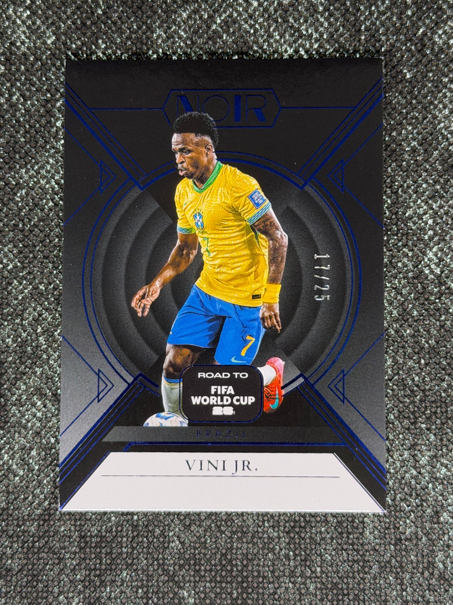 2025-26 Panini Noir Road To FIFA World Cup 26 Soccer Blue 17/25 - Vini Jr.