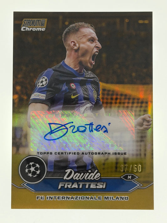 2023-24 Topps Stadium Club Chrome UEFA Champions League Autograph Card Gold 37/50 - Davide Frattesi