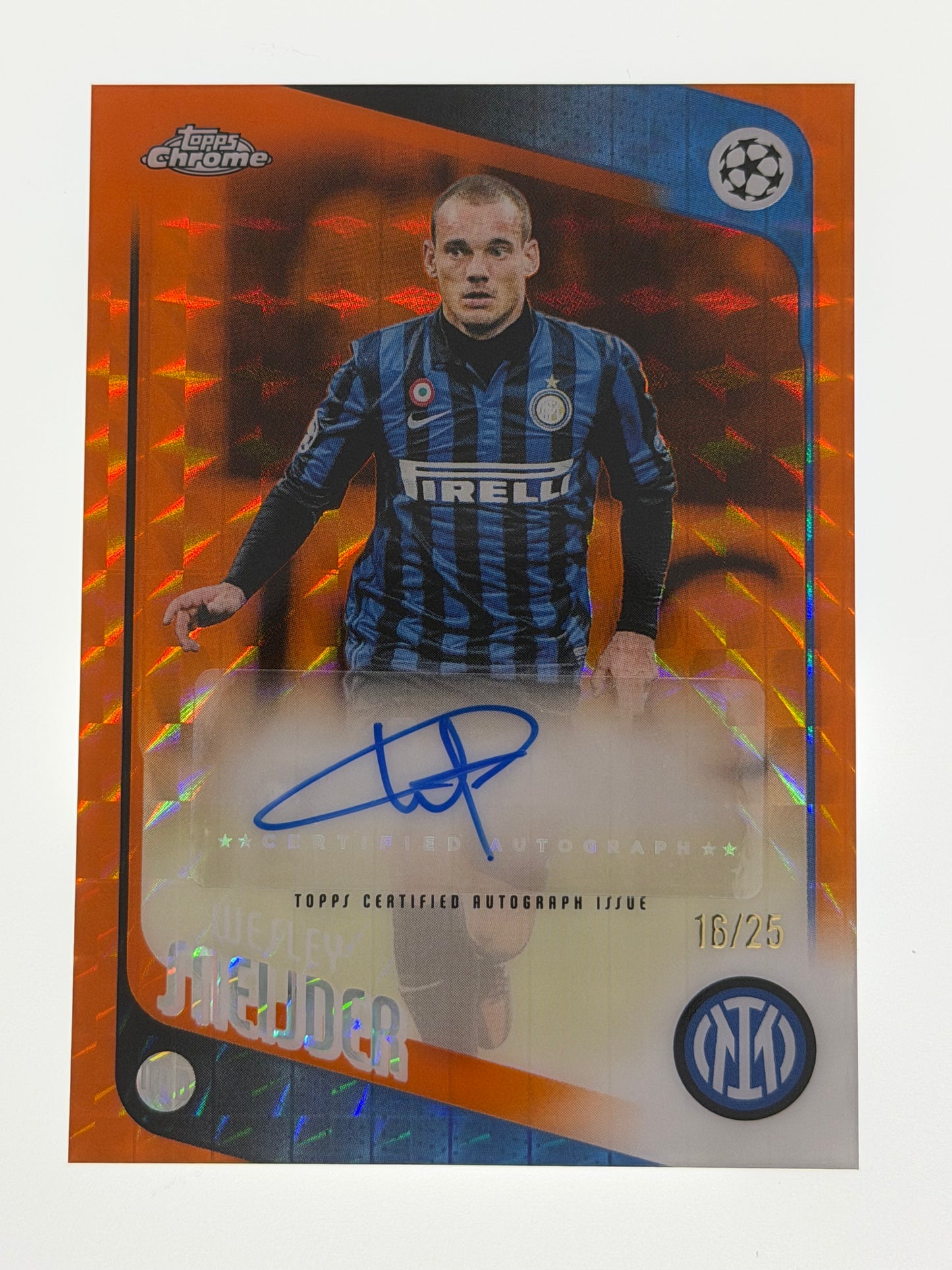 2025-26 Topps Chrome UEFA Club Competitions Autograph Card Orange Geometric 16/25 - Wesley Sneijder