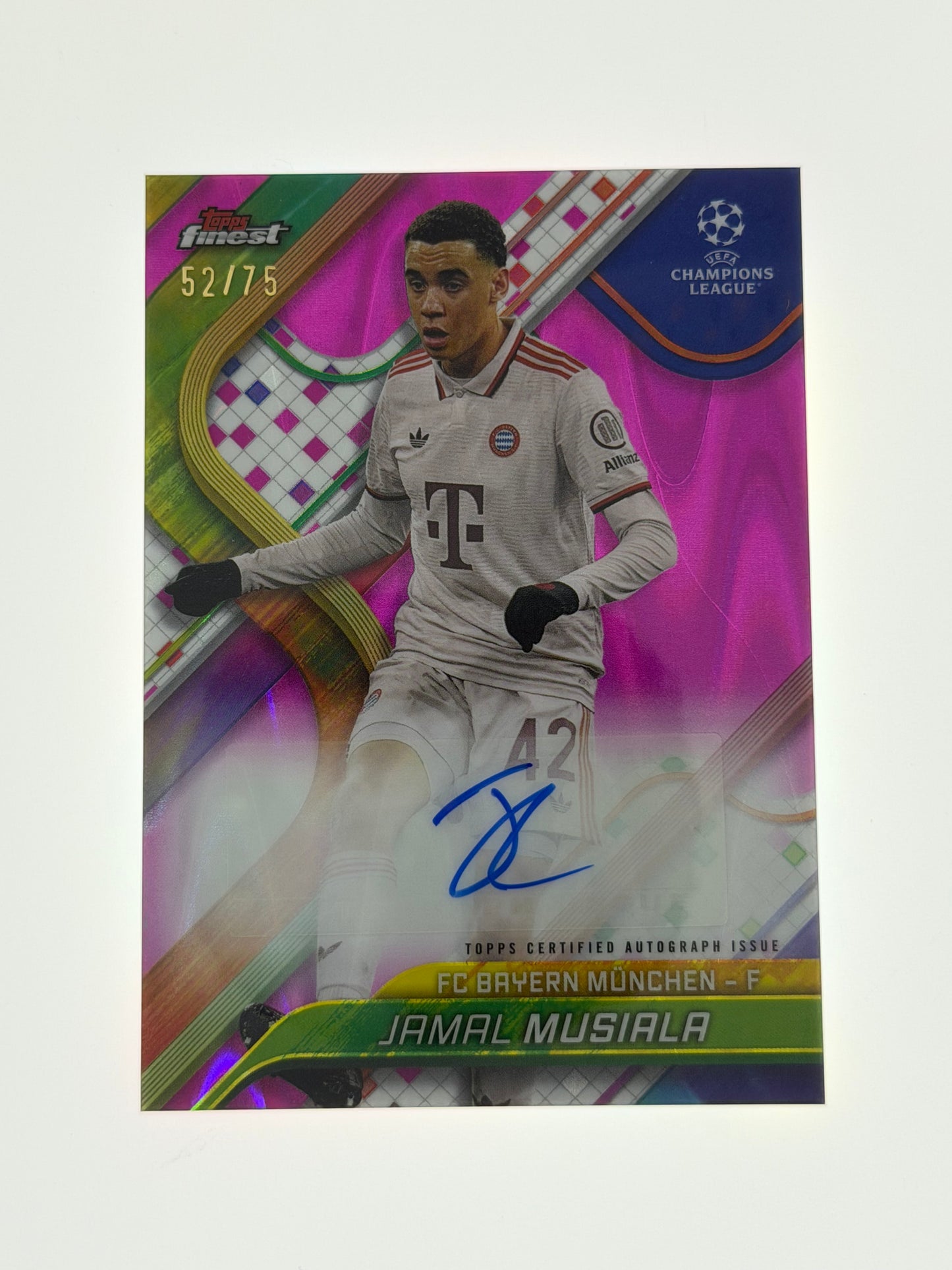 2024-25 Topps Finest UEFA Club Competitions Autograph Pink Raywave 52/75 - Jamal Musiala